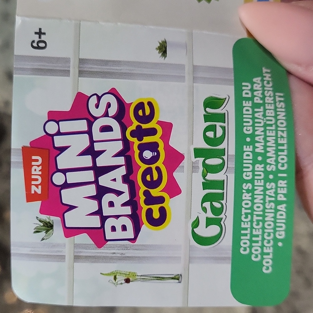 Mini Brands Create Garden - Picture 3 of 4